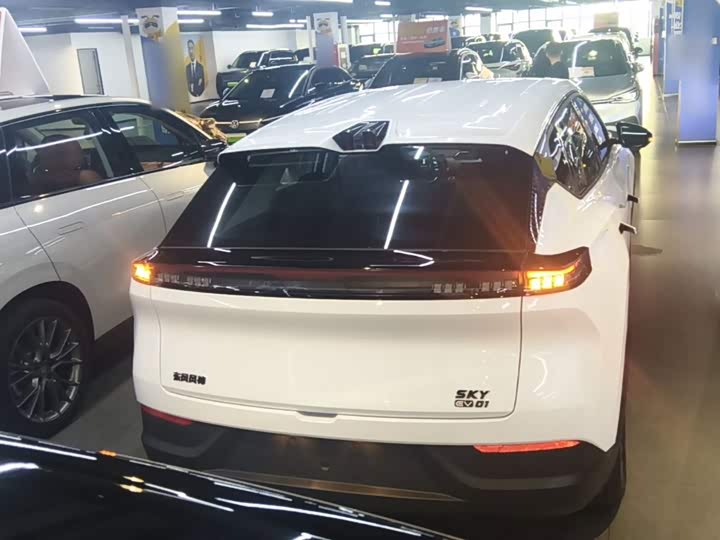 Dongfeng Aeolus Sky EV01, 2026 — фото 6 из 9