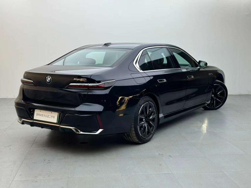 BMW i7, 2023 — фото 5 из 12