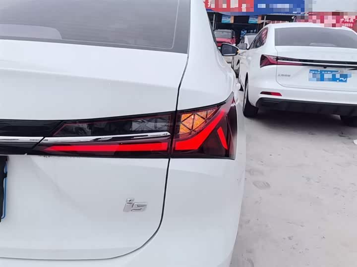 Roewe i5, 2025 — фото 8 из 9