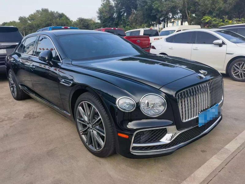 Bentley Flying Spur, 2022 — фото 3 из 8
