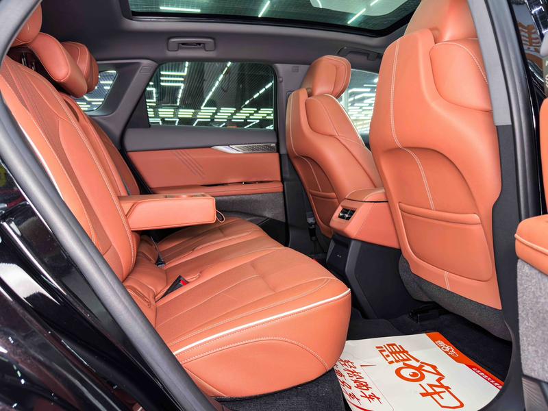 Cadillac Optiq, 2025 — фото 9 из 10