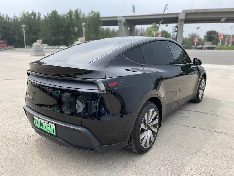 Tesla Model Y, 2025 — фото 7 из 12