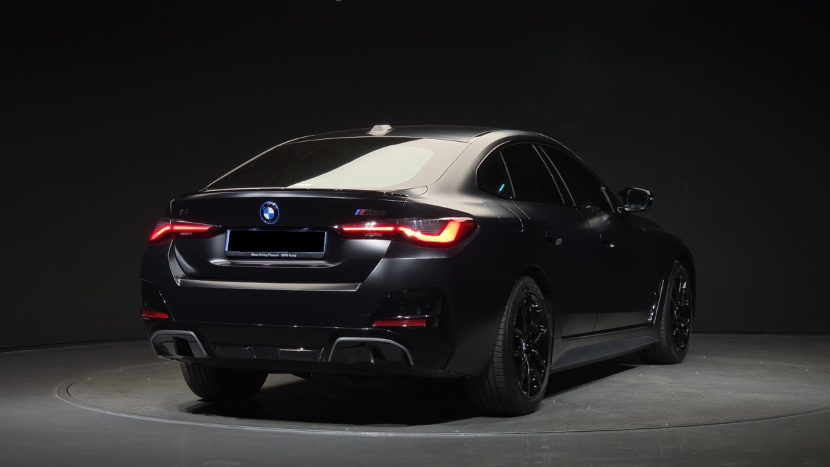 BMW i4, 2022 — фото 2 из 12