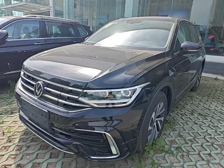 Volkswagen Tiguan L Hybrid, 2025 — купить в Костроме под ключ