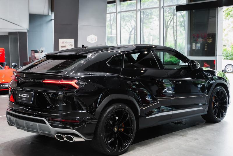 Lamborghini Urus, 2022 — фото 6 из 12