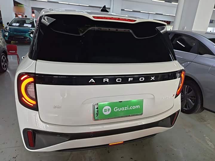 BAIC Arcfox Kaola S, 2024 — фото 6 из 9