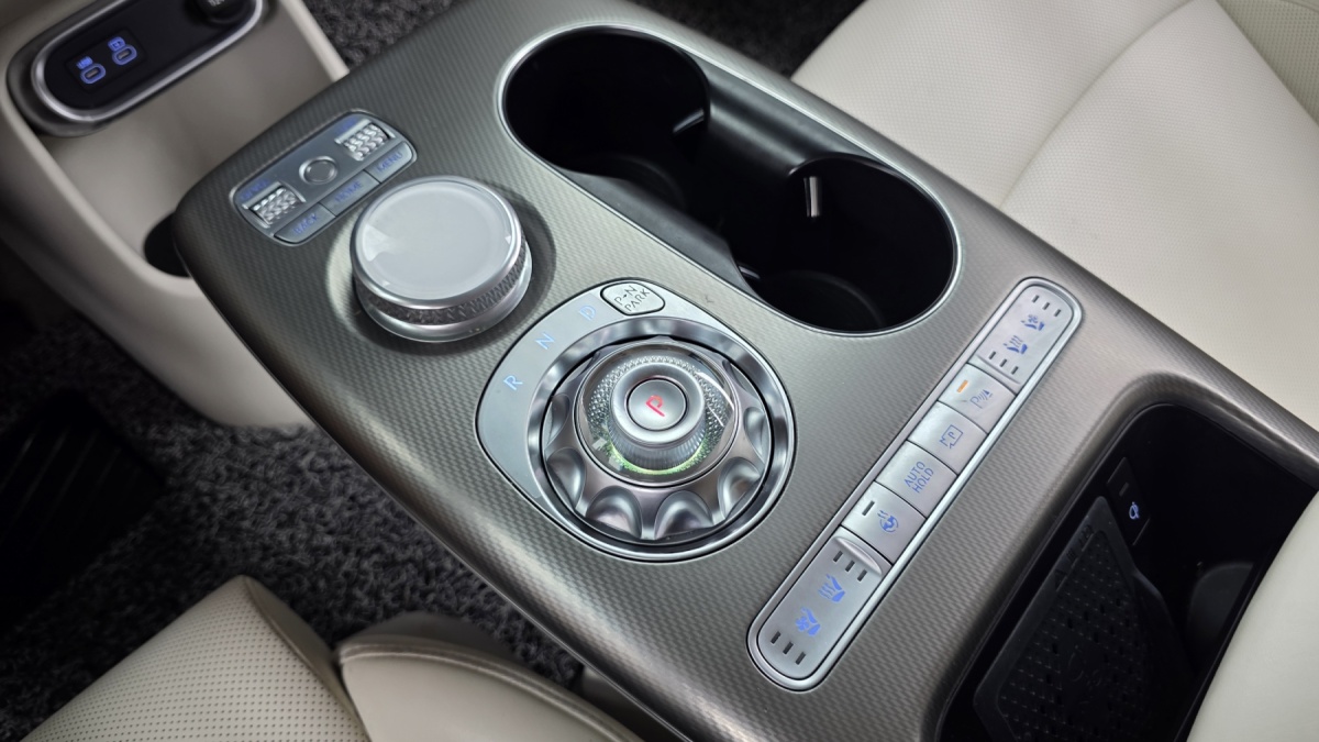 Genesis GV60, 2023 — фото 8 из 12