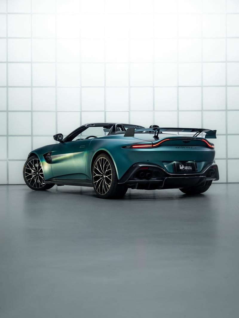 Aston Martin V8 Vantage, 2022 — фото 5 из 12
