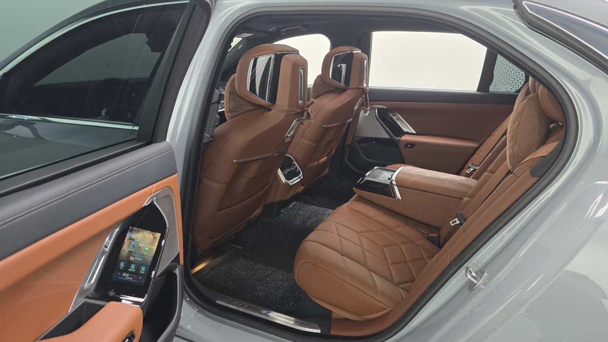 BMW 7 Series, 2025 — фото 11 из 12