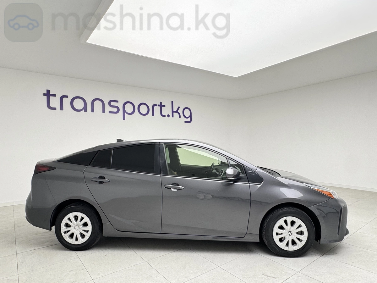 Toyota Prius, 2021 — фото 10 из 11