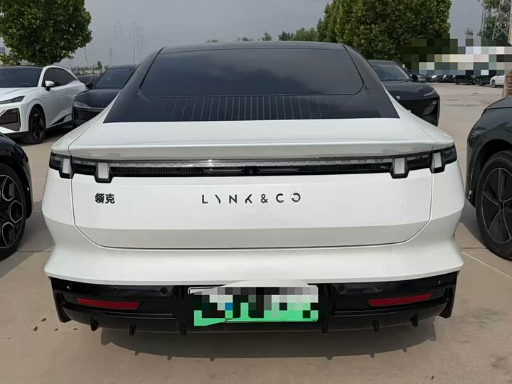 Lynk & Co 30 EM-P Hybrid, 2025 — фото 8 из 9