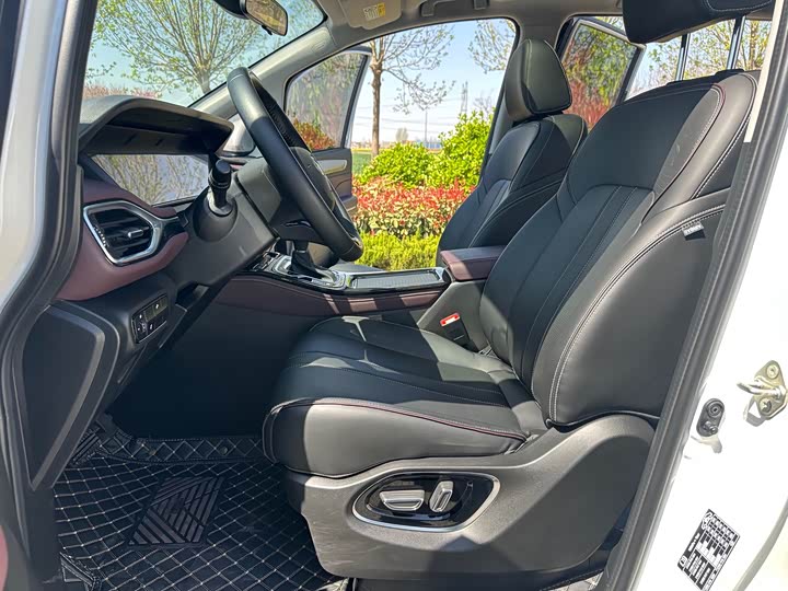 GAC Trumpchi M6, 2022 — фото 8 из 12
