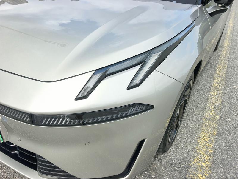 Lynk & Co 07 EM-P Hybrid, 2024 — фото 8 из 12
