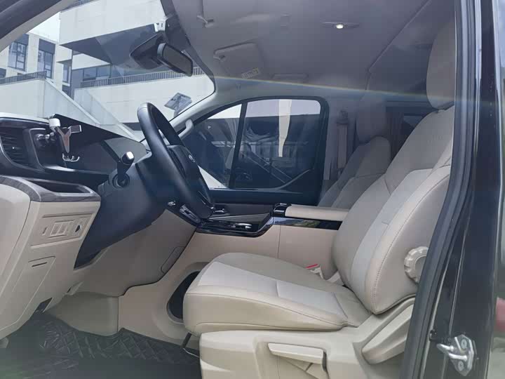 Ford Tourneo, 2023 — фото 8 из 9