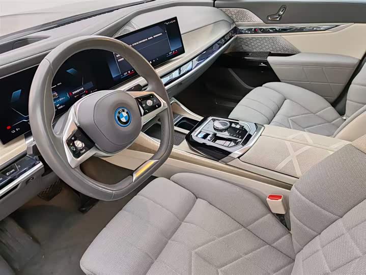 BMW i7, 2022 — фото 8 из 9
