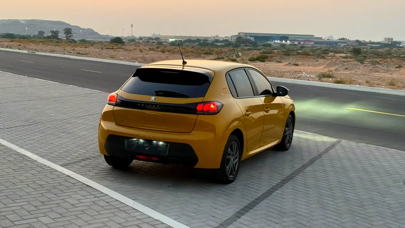 Peugeot 208, 2022 — фото 4 из 10