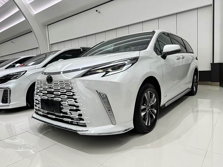 Toyota Granvia, 2026 — купить в Брянске под ключ