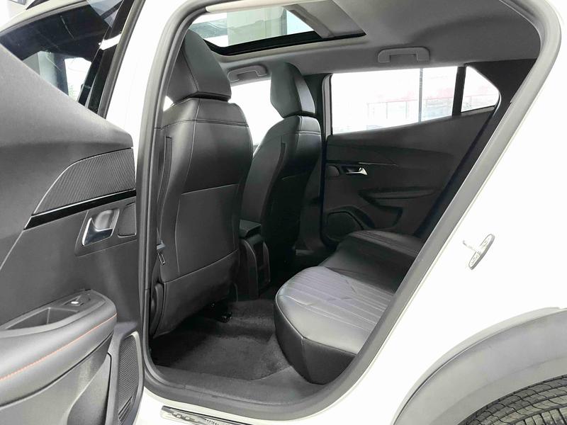 Peugeot 2008, 2023 — фото 11 из 12