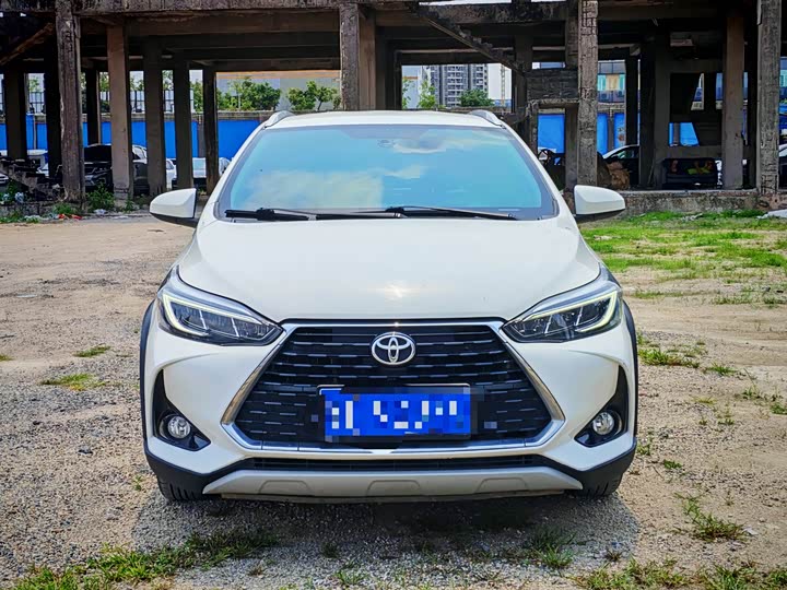 Toyota Yaris L Hatchback, 2022 — фото 2 из 9