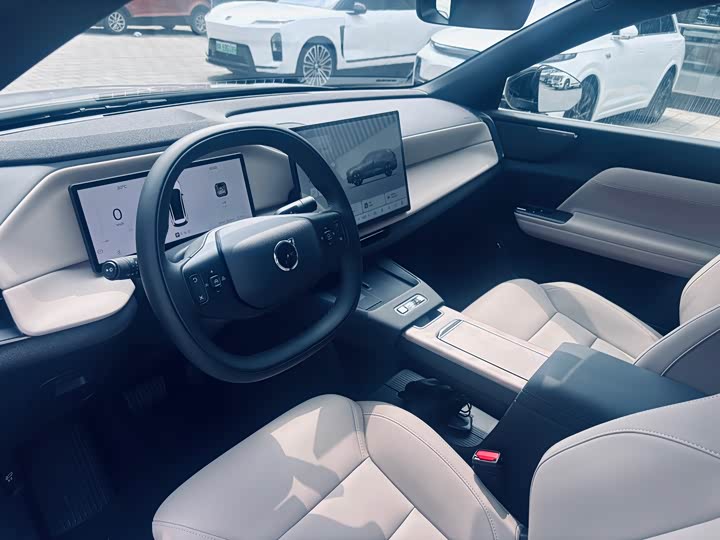 Volvo XC70 Hybrid, 2026 — фото 8 из 9