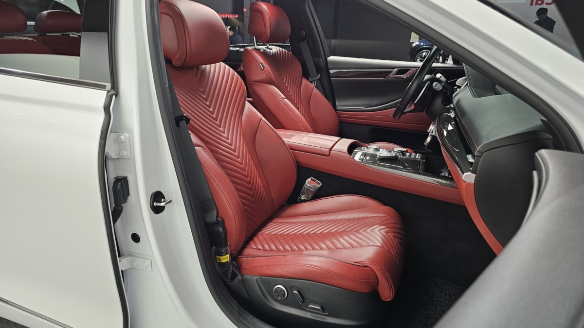 Genesis G80, 2023 — фото 11 из 12