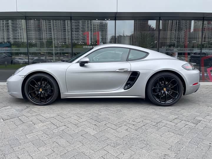 Porsche 718, 2025 — фото 8 из 9