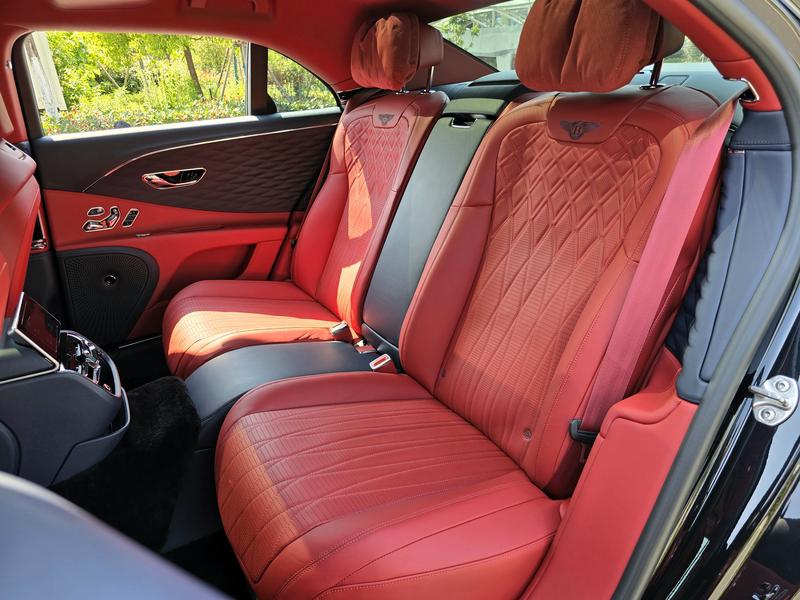 Bentley Flying Spur, 2022 — фото 10 из 11