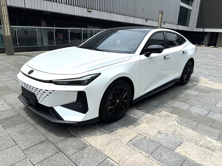 Changan UNI-V, 2024 — купить в Москве под ключ