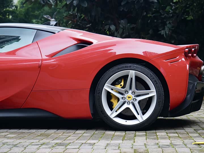 Ferrari SF90, 2023 — фото 7 из 9