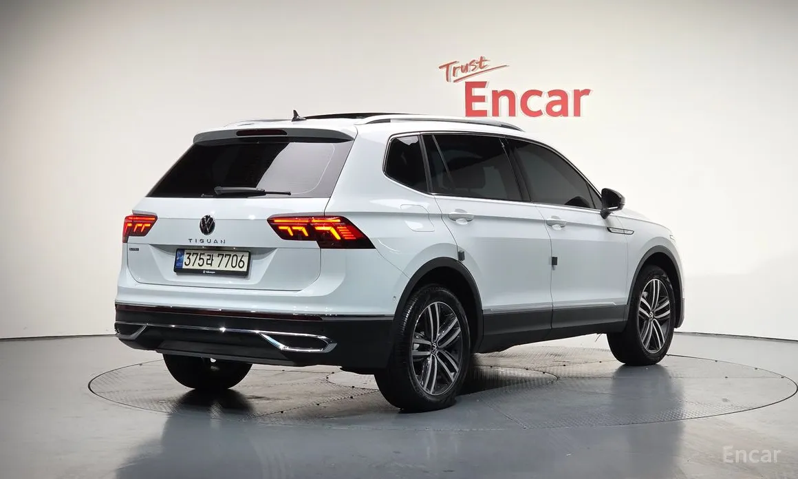 Volkswagen Tiguan, 2023 — фото 2 из 12
