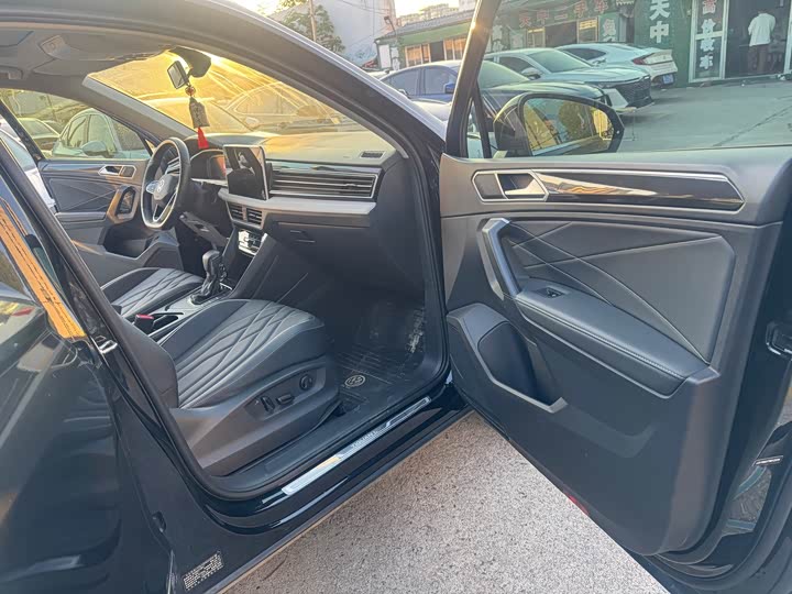 Volkswagen Tiguan L Pro, 2021 — фото 6 из 9