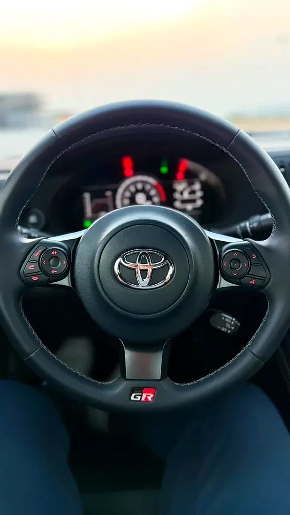 Toyota GR86, 2024 — фото 5 из 10