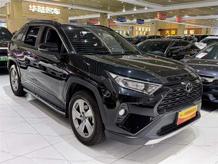 Toyota RAV4, 2022 — фото 3 из 9