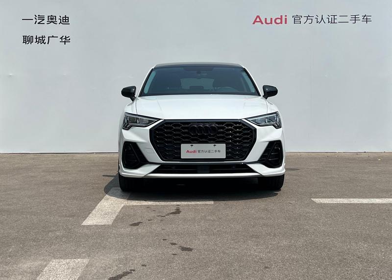 Audi Q3 Sportback, 2023 — фото 2 из 12