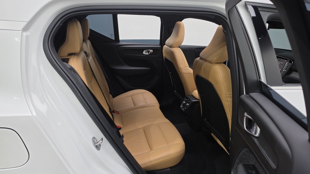 Volvo XC40, 2021 — фото 10 из 12