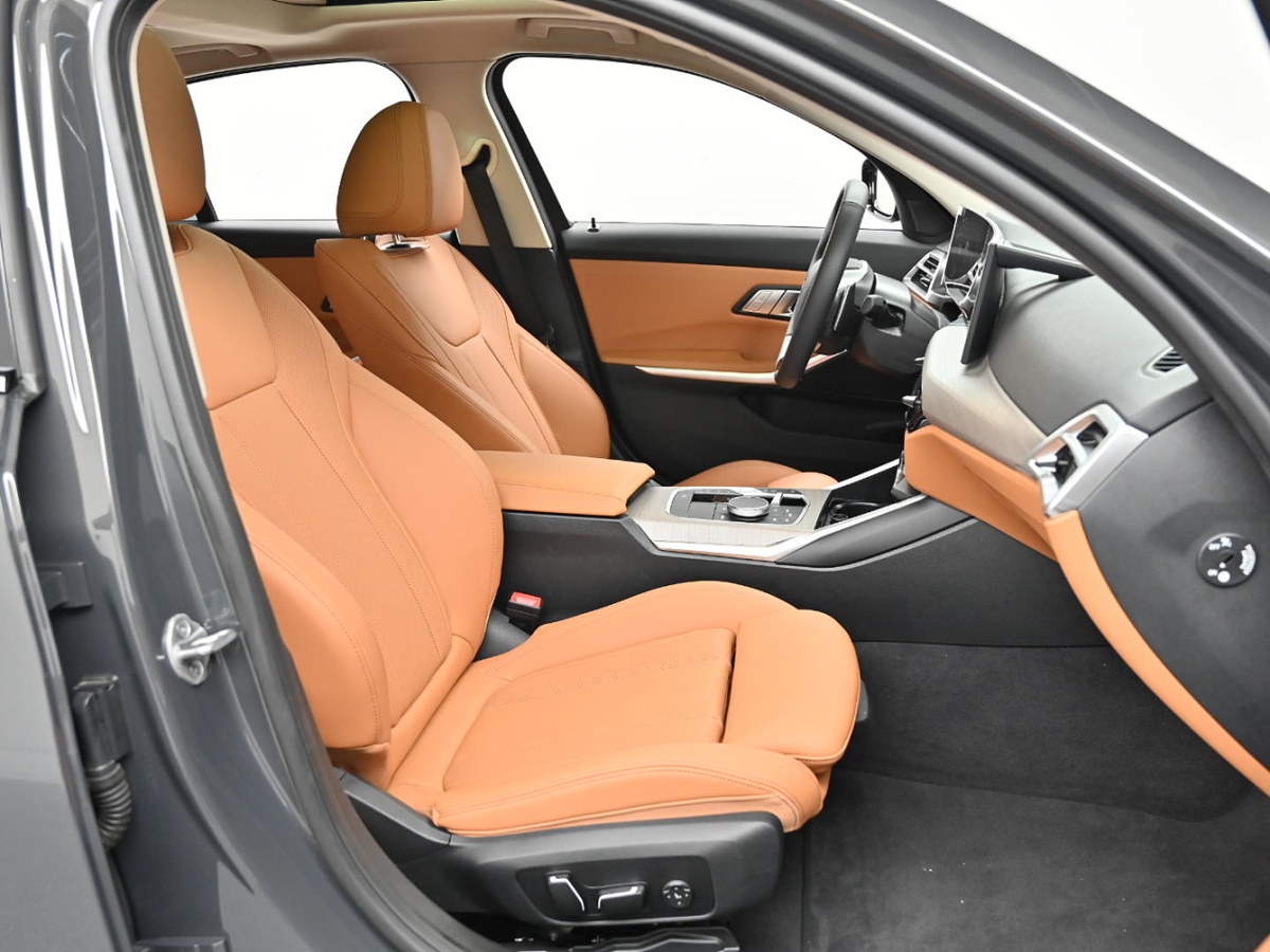 BMW 3 Series, 2025 — фото 9 из 12