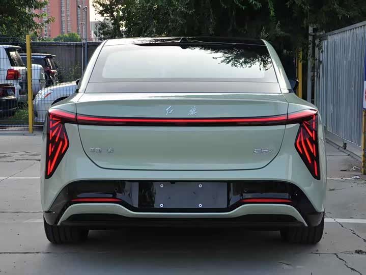 Hongqi EH7, 2026 — фото 5 из 9