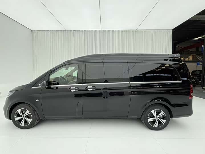 Mercedes-Benz Vito, 2025 — фото 3 из 9