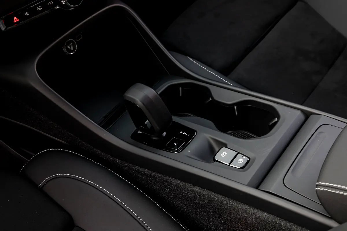 Volvo XC40, 2024 — фото 10 из 10