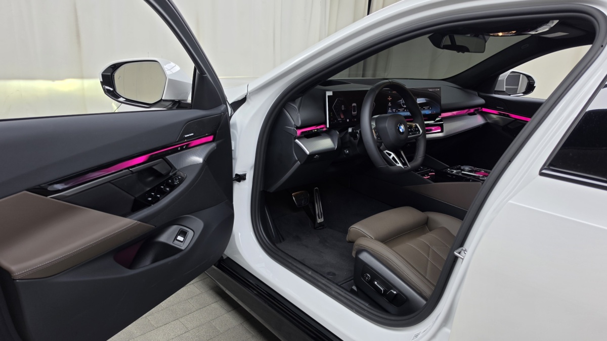 BMW 5 Series, 2025 — фото 9 из 12