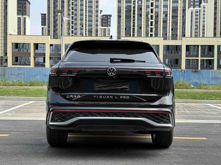Volkswagen Tiguan L Pro, 2024 — фото 2 из 9