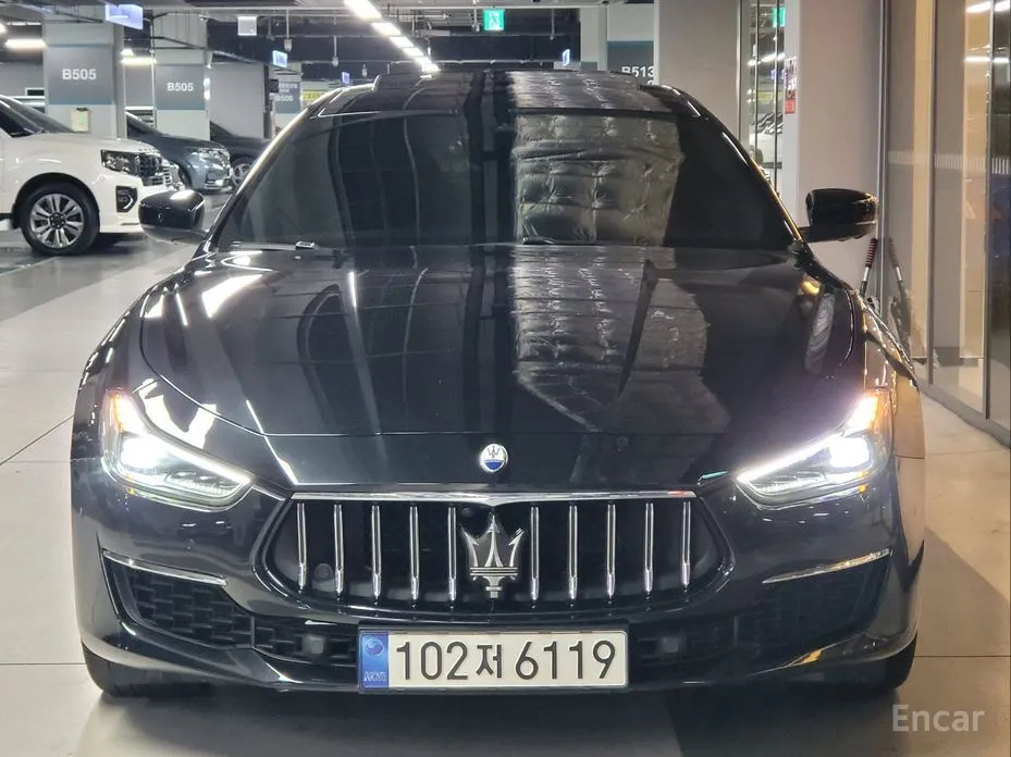Maserati Ghibli, 2022 — фото 2 из 12