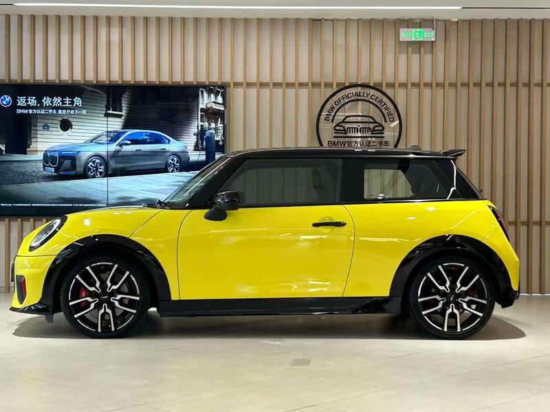 Mini Mini JCW, 2024 — фото 3 из 11