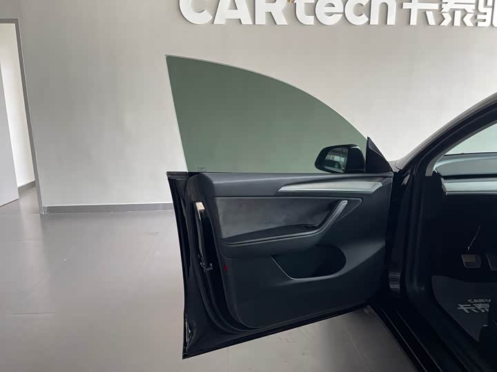 Tesla Model Y, 2023 — фото 8 из 9