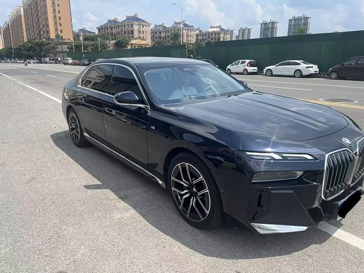 BMW 7 Series, 2025 — фото 3 из 3