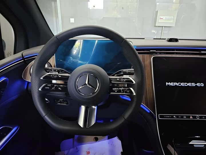 Mercedes-Benz EQE SUV, 2025 — фото 3 из 5