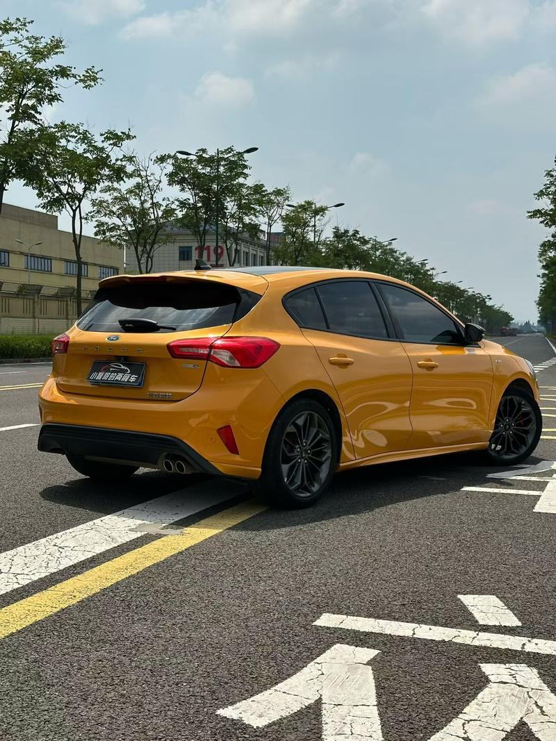 Ford Focus, 2022 — фото 3 из 9
