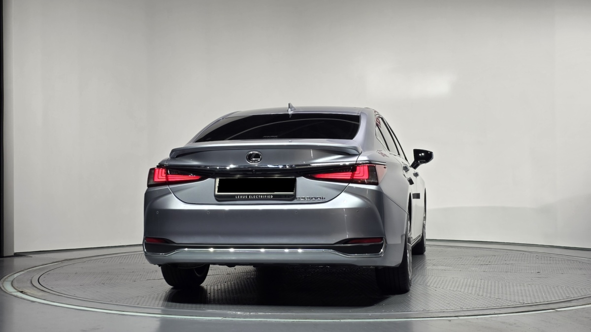 Lexus ES, 2023 — фото 4 из 12