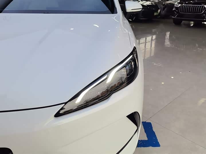 BYD Seal 05 DM-i Hybrid, 2025 — фото 5 из 9
