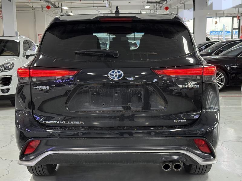 Toyota Crown Kluger, 2022 — фото 6 из 11